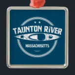 Taunton River Massachusetts Kayaking Ornament Aus Metall<br><div class="desc">Der Fluss Taunton fließt frei ohne Dämme oder andere Staudämme von seiner Entstehung am Zusammenfluss von Matfield und Town River in Bridgewater bis zu einem Punkt 40 Meilen flussabwärts,  wo er in die Mount Hope Bay einmündet.</div>