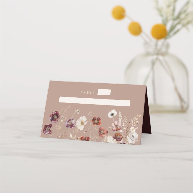 Taupe Boho Fall Wildblume Wedding Platzkarte (Vorderseite)