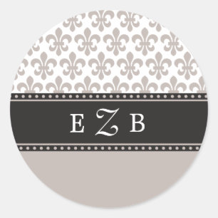 Taupe Lilie Wedding Monogram Sticker. Runder Aufkleber