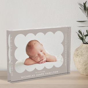 Taupe Modern Scalloped Birth Ankündigung Fotoblock