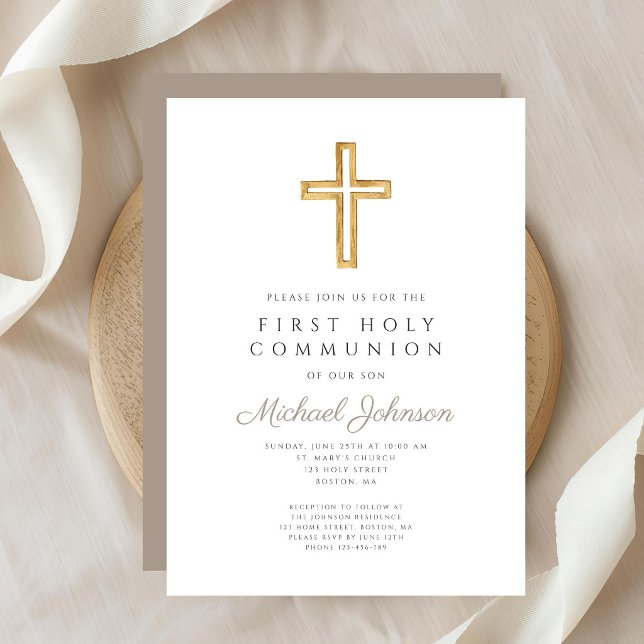 Taupe Script Religious Cross Boy First Communion Einladung (Taupe Script Religious Cross Boy First Communion Invitation)