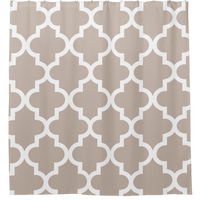 Taupe weißes Quatrefoil Muster Duschvorhang (Vorderseite)