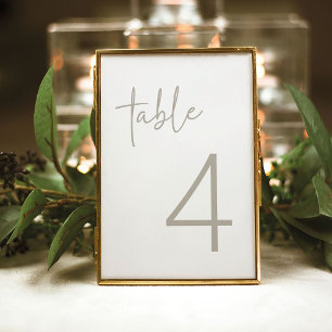 Taupe & White Minimalistisch Script Brautparty Fla Tischnummer