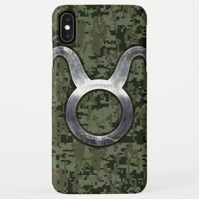 Taurus Signage auf Woodland Green Digital Camoufla Case-Mate iPhone Hülle (Rückseite)