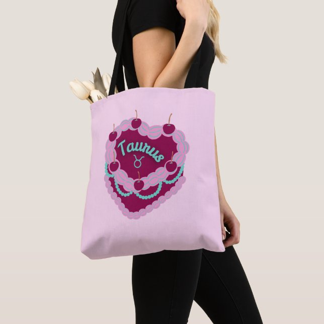 Taurus Zodiac Pastel Heart Birthday Cake (Von Nahem)