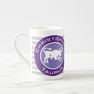 Taurus Zodiac Star Sign mit dem Namen des Eigentüm Prozellantasse