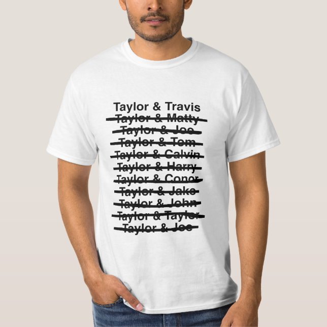 Taylor & Travis 02 (Black Text / Black Line) T-Shirt (Vorderseite)
