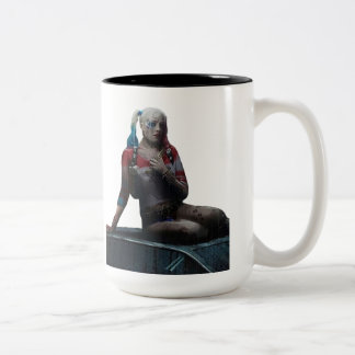 TAZA HARLEY QUINN SENTADA ZWEIFARBIGE TASSE