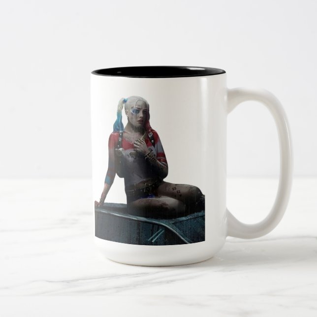 TAZA HARLEY QUINN SENTADA ZWEIFARBIGE TASSE (Rechts)