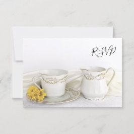 Tea Cup und gelbe Daisies Hochzeitsszenario RSVP R Karte