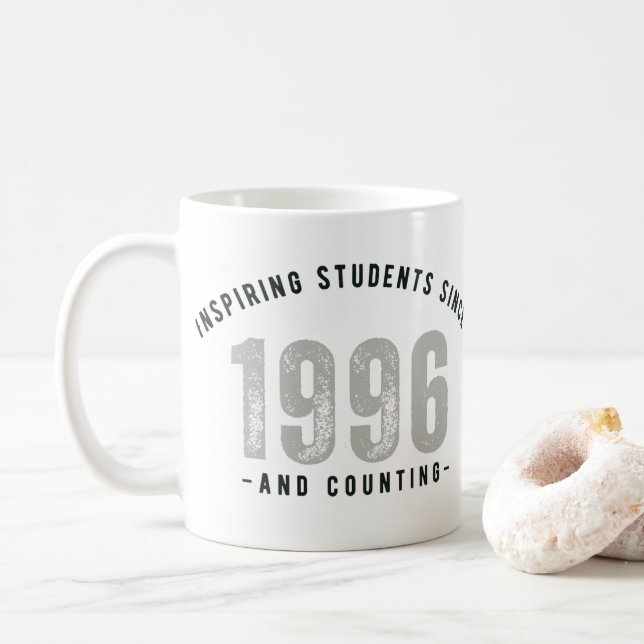 Teacher Mug – Inspiring Students Since 1996 Kaffeetasse (Mit Donut)
