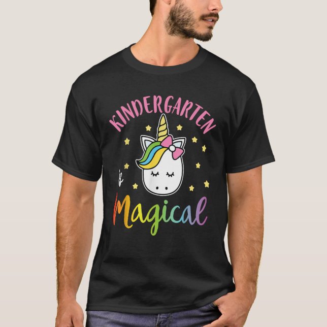 Teacher Student Senior Kindergarten Is Magical Hap T-Shirt (Vorderseite)
