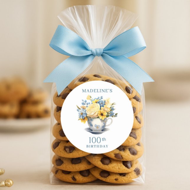 Teacup Yellow Blue Flowers 100. Geburtstag Runder Aufkleber (Blue teacup and yellow flowers 100th birthday party favor bag sticker)