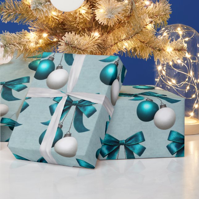 Teal and White Christmas Bauble Ornament  Geschenkpapier (Feiertage)