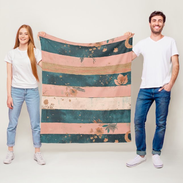 Teal und Ton Himmelstreifen mit tribalen Details Fleecedecke (Beispiel)