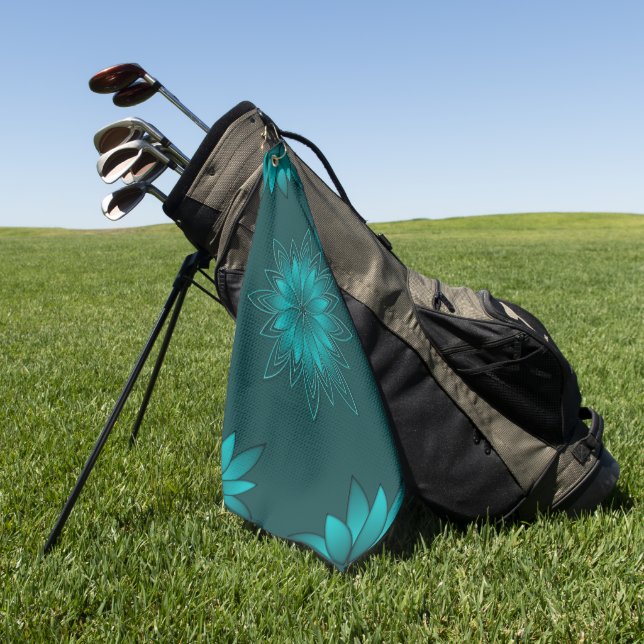 Tealblatt-Mandala-Design auf Dunkelcyan Golfhandtuch (Gras)