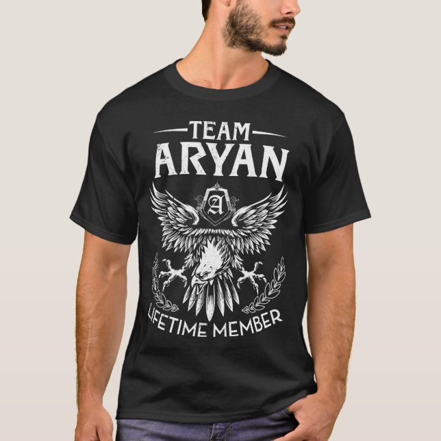 Team ARYAN.png Familienname für Lebensläufe T-Shirt (Vorderseite)