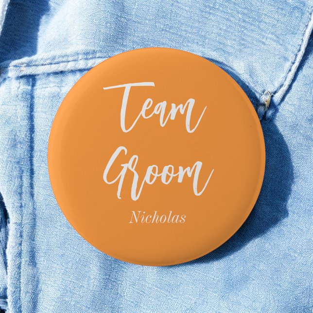 Team Bräutigam Orange Weiße Hochzeits Knopf Button (Von Creator hochgeladen)