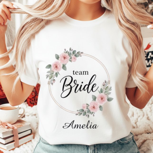 Team Bride Custom Elegant Pink Floral Gold Wedding Tri-Blend Shirt (Von Creator hochgeladen)