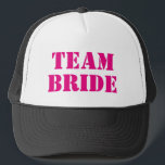 TEAM BRIDE Pink Junggeselinnen-Abschied LKW-Hüte Truckerkappe<br><div class="desc">TEAM BRIDE Neon Pink und Black Junggeselinnen-Abschied LKWs Hüte. Cooles Hochzeitszubehör und Party für Braut und Braut. Benutzerdefinierte Kappen mit Vintager Typografie-Vorlage für die Crew von Bridal. Machen Sie Ihre eigenen Hüte für Brautmädchen,  Trauzeugin,  Freunde,  Schwestern etc. Coole Unterstützung für Mädchen Nachtausflug oder Wochenendausflug.</div>