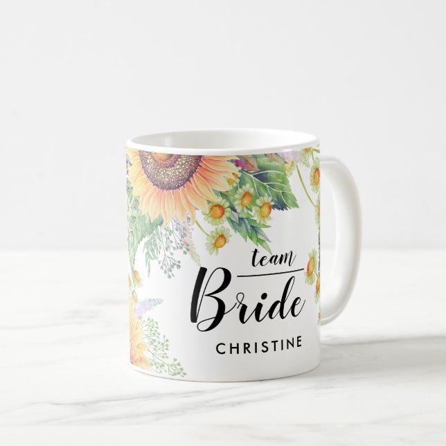 Team Bride. Rustikale Sonnenblumen für Hochzeitsge Tasse (VorderseiteRechts)
