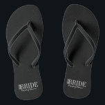 Team Bride Trauzeugin Brautparty Flip Flops<br><div class="desc">Personalisieren Sie den benutzerdefinierten Text oben. Weitere Koordinierungsaufgaben finden Sie in unserer Kollektion "For Team Bride".</div>