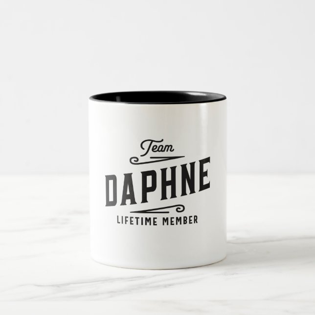 Team Daphne Lifetime Personalisiert Name des Mitgl Zweifarbige Tasse (Mittel)