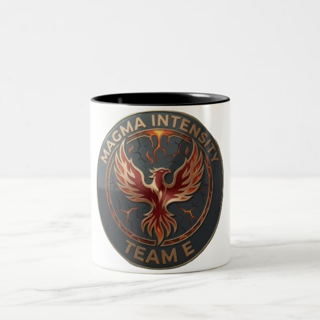 Team E – MAGMA INTENSITY Emblem | Fiery Power Lead Zweifarbige Tasse (Mittel)