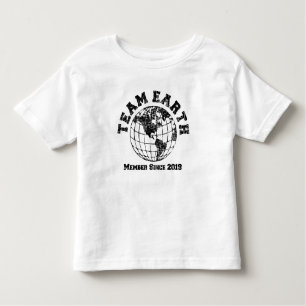 Team Earth Member seit 2019 Kids T-Shirt