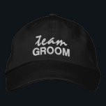 Team GROOM lustiges neues Black Script-Brautparty Bestickte Baseballkappe<br><div class="desc">Feiern Sie stilvoll mit diesem maßgeschneiderten Team GROOM bestickte Baseballkappe. Ideal für alle in Ihrem Brautparty.</div>