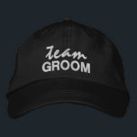 Team GROOM lustiges neues Black Script-Brautparty Bestickte Baseballkappe<br><div class="desc">Feiern Sie stilvoll mit diesem maßgeschneiderten Team GROOM bestickte Baseballkappe. Ideal für alle in Ihrem Brautparty.</div>