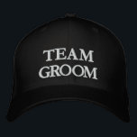 Team Groom Schwarz-Weiß elegante Hochzeit Bestickte Baseballkappe<br><div class="desc">Team Groom Schwarz-Weiß elegante elegante Hochzeit bestickt Baseball Cap. Verfügbar in vielen Farben und Optionen</div>
