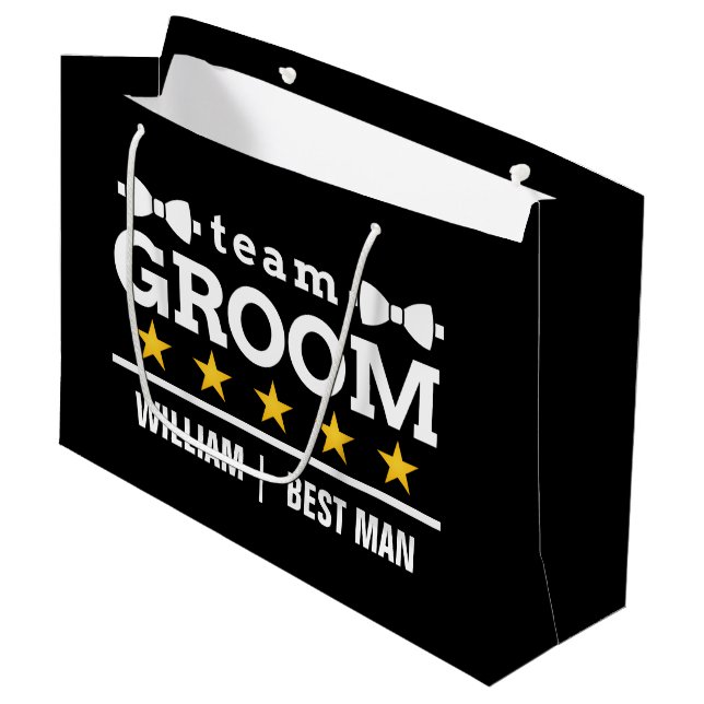Team Groom | TRAUZEUGE | Bachelor | SCHWARZ-WEISS Große Geschenktüte (Vorderseite Schrägansicht)