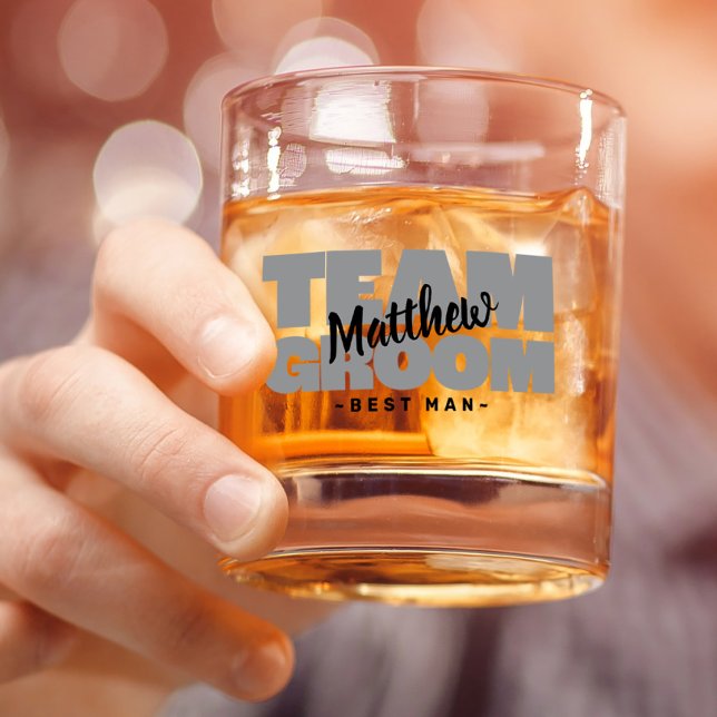 Team Groom Trauzeuge Hochzeitname Schwarzes Graues Whiskyglas (Team Groom Best Man Wedding Name Black Gray Gift Whiskey Glass)