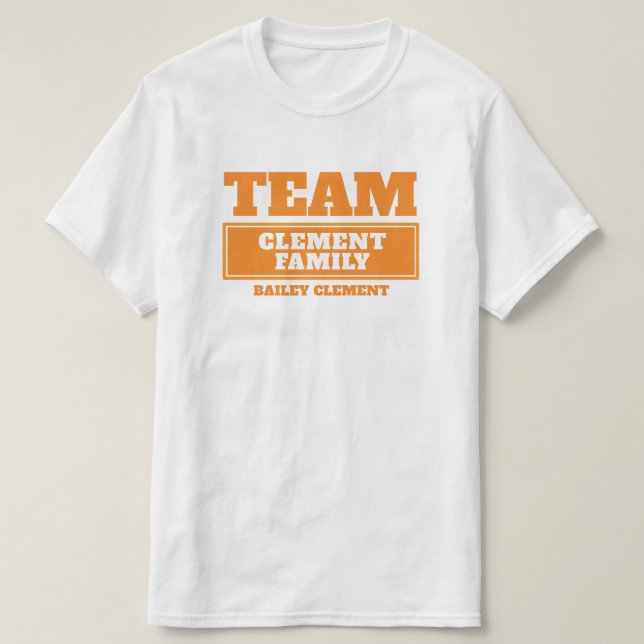 Team Orange personalisierte Familie oder Gruppe T  T-Shirt (Design vorne)