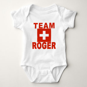Team Roger mit Schweizer Flagge Baby Strampler