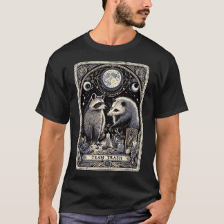 Team Trash Tarot Card Opossum Hexerei Goth T-Shirt