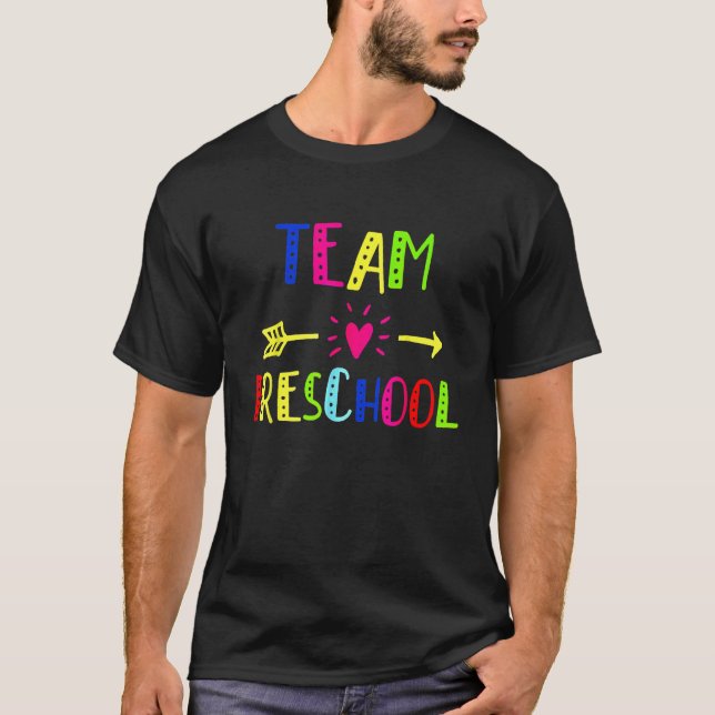 TeamvorschullehrerIn-SchülerIn freut sich wieder a T-Shirt (Vorderseite)