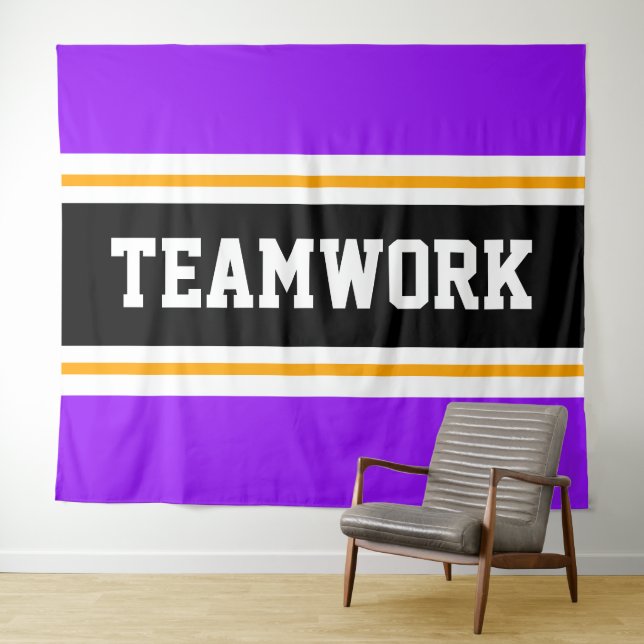 TEAMWORK Sporty Lila Schwarz-weiße Rennstreifen Wandteppich (Beispiel (Horizontal))