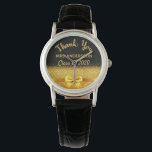 Teatcher schwarzen goldenen Bogen danke Klasse Armbanduhr<br><div class="desc">Elegant,  klassisch,  glamourös und feminin. Ein Geschenk für einen Lehrer. Ein Imitat goldfarbenen Bogen und Band. Schwarzer Hintergrund. Mit dem Text: Vielen Dank,  Vorlage für einen Namen und Klasse eines Jahres.</div>