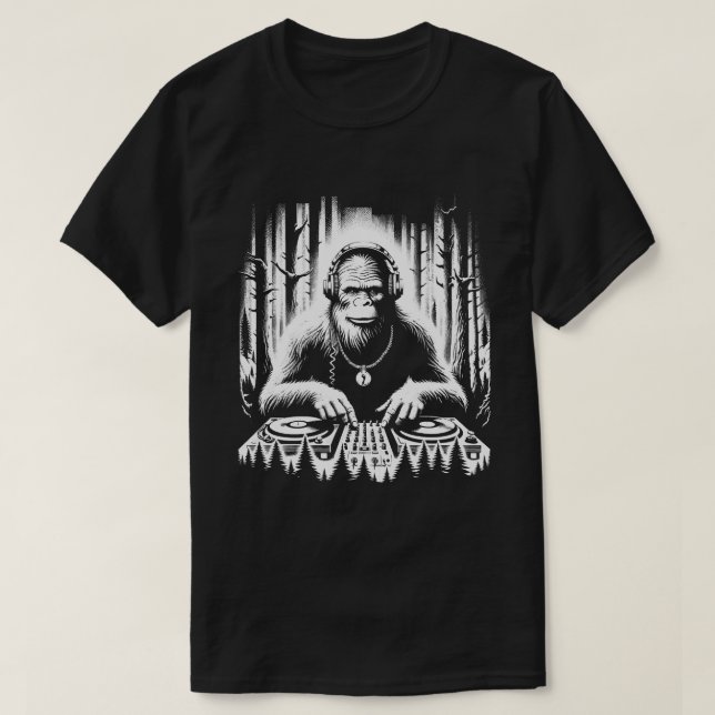 Techno DJ Bigfoot Disco Electronic EDM Music Funny T-Shirt (Design vorne)