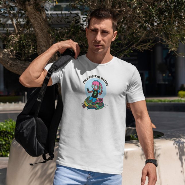 Technology Girl Selfie T-Shirt (Von Creator hochgeladen)