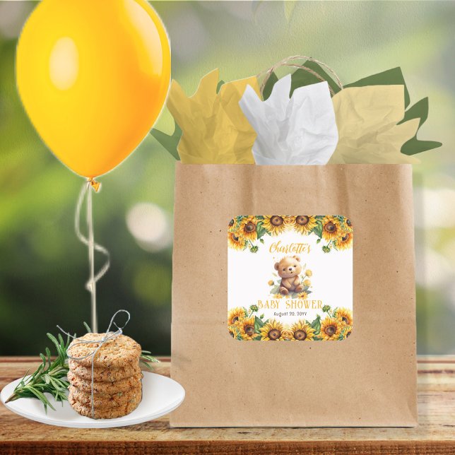Teddy Bear and Sunflowers Baby Dusche Quadratischer Aufkleber (Von Creator hochgeladen)