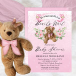 Teddy Bear kann frühzeitig abwarten Pink Girl Baby Einladung<br><div class="desc">Oh, die Aufregung! Es wird ein Mädchen sein, und wir wissen, dass man "Vorwarte" kann! Dieser Teddybär ist ein niedlicher Teddybär mit einem rosa Bogen, umgeben von rosa Rosen und salzgrüner Vegetation. Ein niedlicher kleiner rosa Schmetterling sitzt auf ihrem Kopf und ein Paar Schmetterlinge halten das obere rosa Aquarellbanner mit...</div>