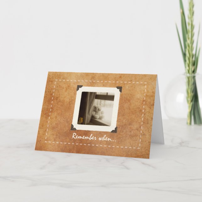 Teddy Bear on Sill Nostalgische Foto Grußkarte Karte (Vorderseite)