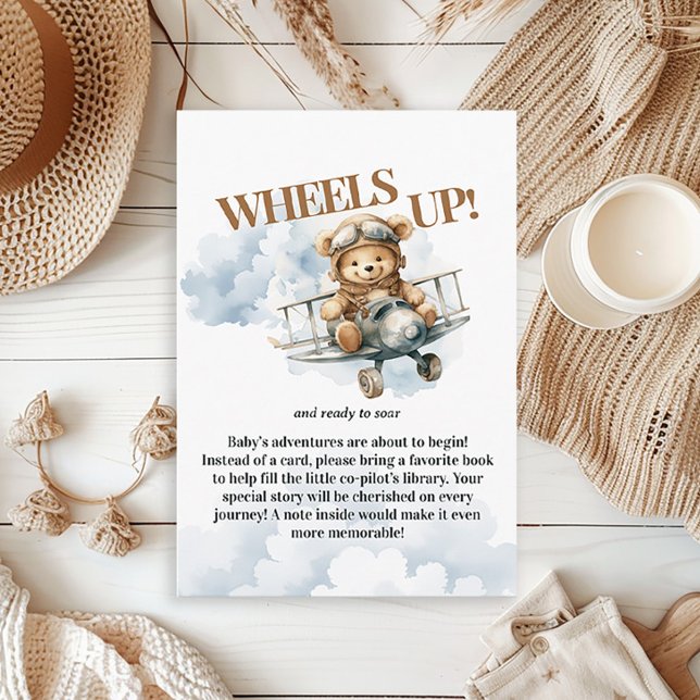 Teddy Bear Pilot auf seinem Weg Bücher für Baby Begleitkarte (A little co-pilot is on the way "Wheels Up" baby shower Books for Baby" enclosure card)