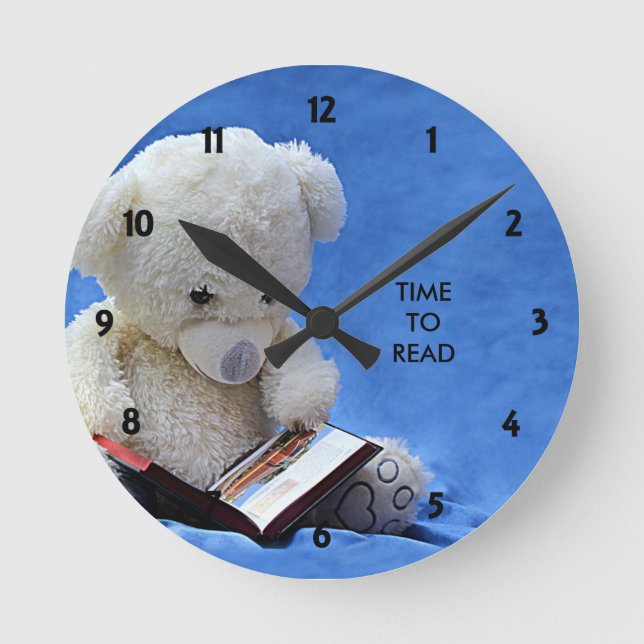 Teddy Bear Time to Read Blue Stuffed Animal, ZKOA Runde Wanduhr (Vorderseite)