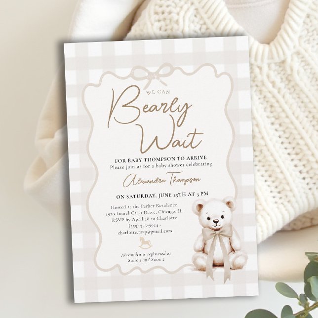 Teddy Bow Neutral Gingham Bearly Wait Baby Shower Einladung (bearly wait baby shower invitation traditional classic nursery neutral gingham teddy bear bow)