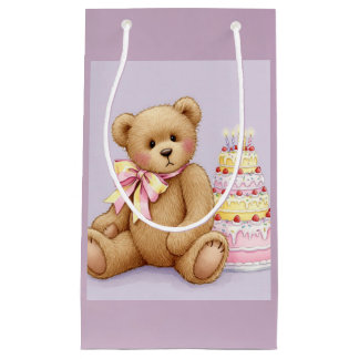 Teddy mit einem rosa Kuchen von Natasha Us Kleine Geschenktüte