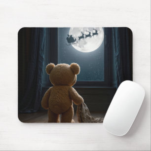 Teddybär beobachtet den Weihnachtsmann Mousepad